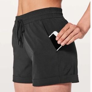 Lululemon Shorts Womens Spring Break Away 3’ Cuffed Pockets Drawstring